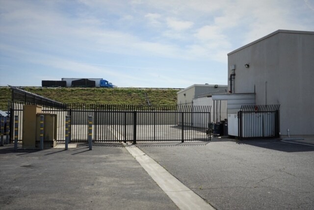 More Photos Of 4608 Rudnick Ct, Bakersfield Auto Dealership For Lease