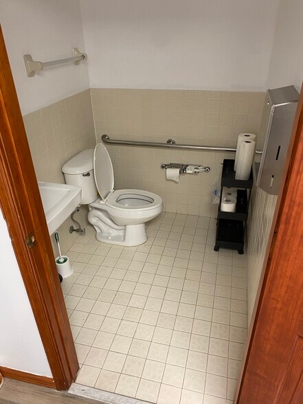 More Photos Of 3600 Investment Ln, West Palm Beach Service For Lease