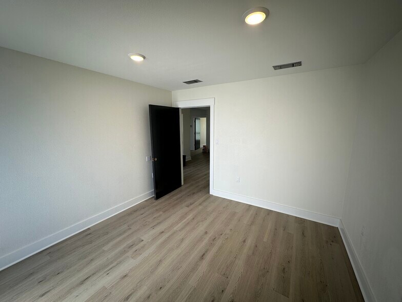 More Photos Of 6851 Palafox St, Pensacola Medical For Sale