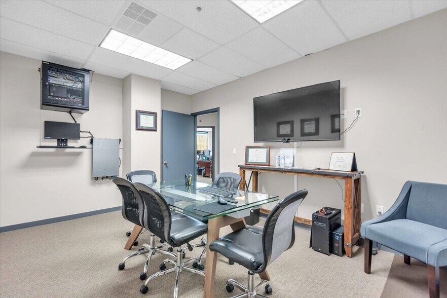 More Photos Of 1001 3rd Ave W, Bradenton Medical For Lease