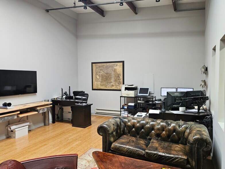 More Photos Of 2258 Central St, Richmond Warehouse For Lease