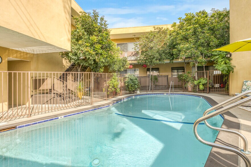 More Photos Of 14641 Magnolia Blvd, Sherman Oaks Apartments For Sale