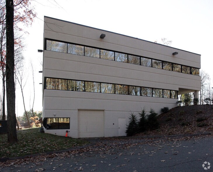 More Photos Of 160 Chapel Rd, Manchester Office For Lease