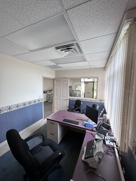 More Photos Of 21150 W Capitol Dr, Brookfield Loft Creative Space For Sale