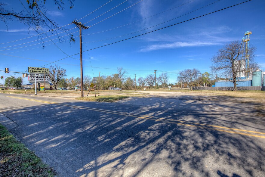 More Photos Of 845 Main St, Sulphur Springs Land For Sale
