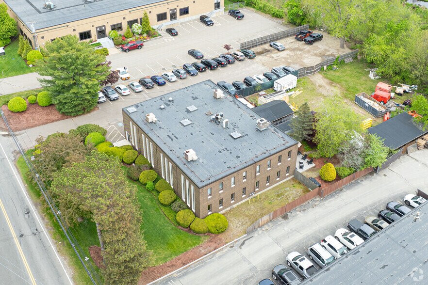 More Photos Of 58 Concord St, North Reading Office For Lease