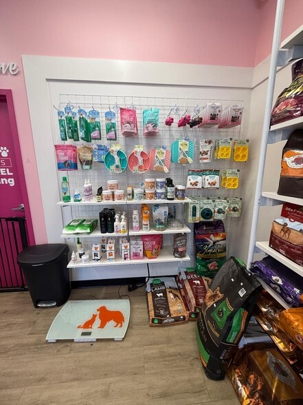 More Photos Of 8474 Bannerman Blvd, Tallahassee General Retail For Lease