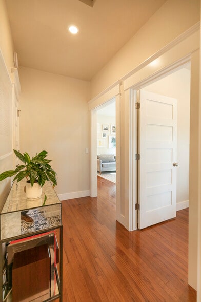 More Photos Of 2409 I St, Sacramento Apartments For Sale