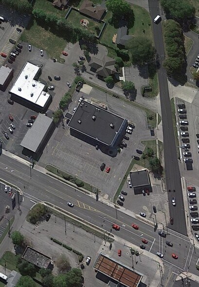 More Photos Of 1081 Mount Vernon Ave, Marion Freestanding For Lease