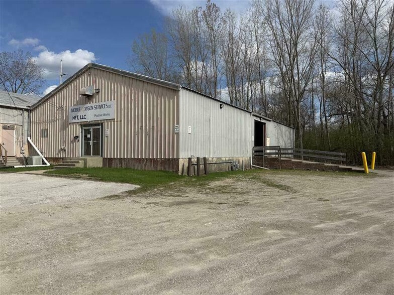 More Photos Of 5160 Railroad St, Sylvania Warehouse For Lease