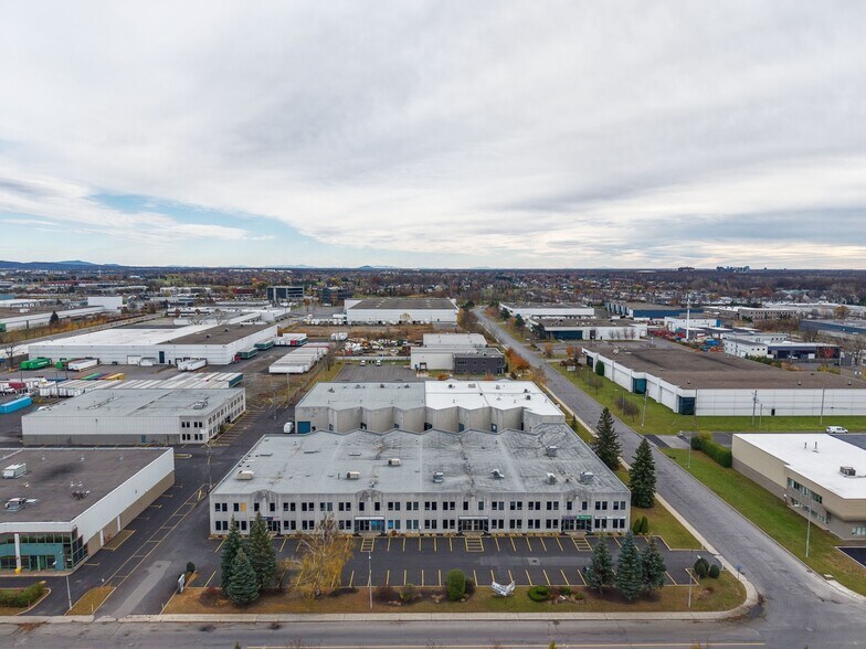 More Photos Of 2156-2168 Rue de la Province, Longueuil Light Distribution For Lease