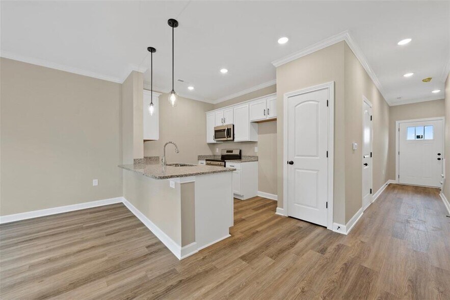 More Photos Of 721 Plano Rd, Bowling Green Apartments For Sale