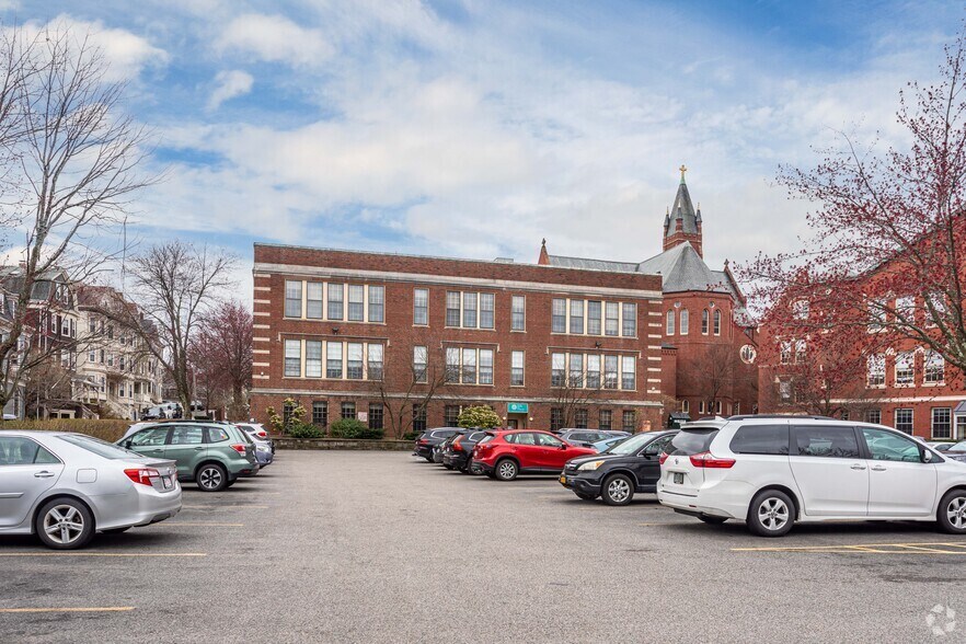 More Photos Of 16 Hurd Rd, Brookline Office Residential For Lease