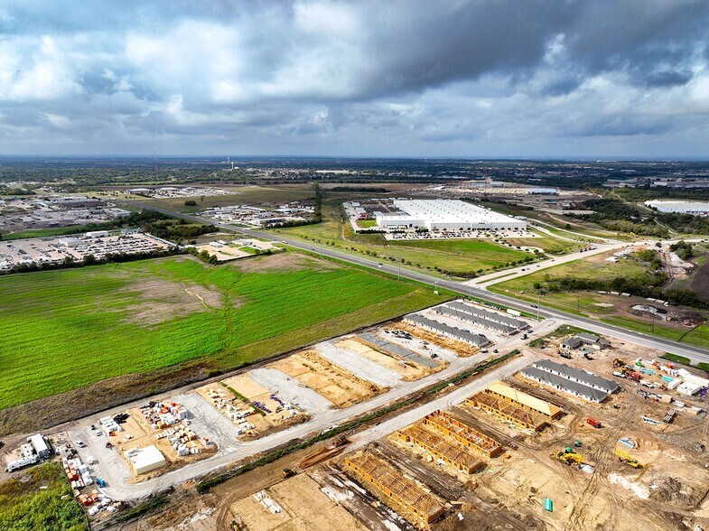 More Photos Of I-35 & Bagby Ave, Waco Land For Sale