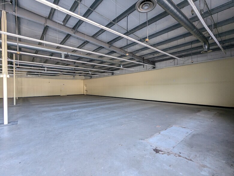 More Photos Of 411 E Main St, Daisetta Freestanding For Sale