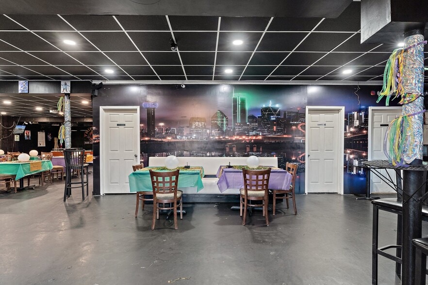 More Photos Of 5215 Singing Hills Dr, Dallas Restaurant For Sale