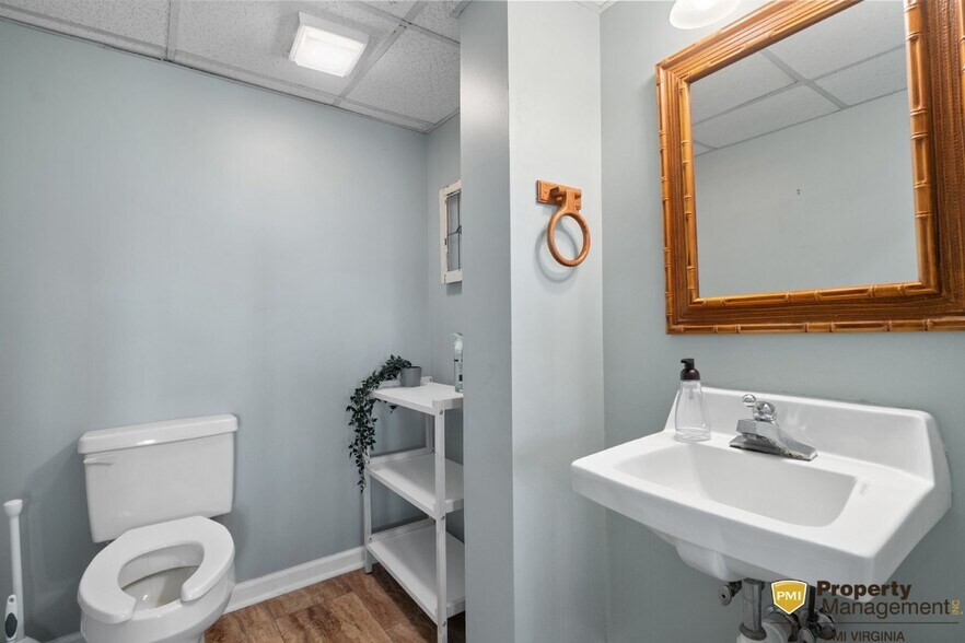 More Photos Of 5267 Greenwich Rd, Virginia Beach Office For Sale