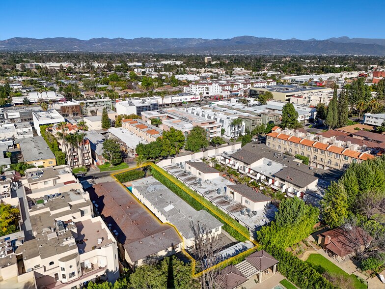 More Photos Of 14258 Dickens St, Sherman Oaks Apartments For Sale