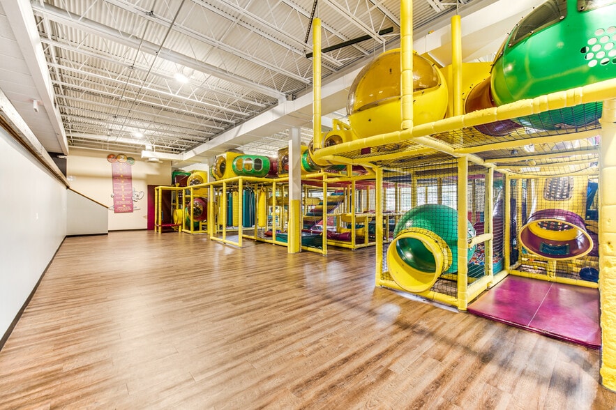 More Photos Of 7525 Taft St, Merrillville Religious Facility For Sale