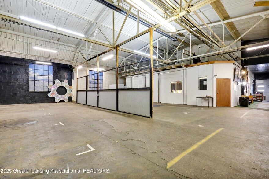 More Photos Of 1023-1027 S Washington Ave, Lansing General Retail For Sale