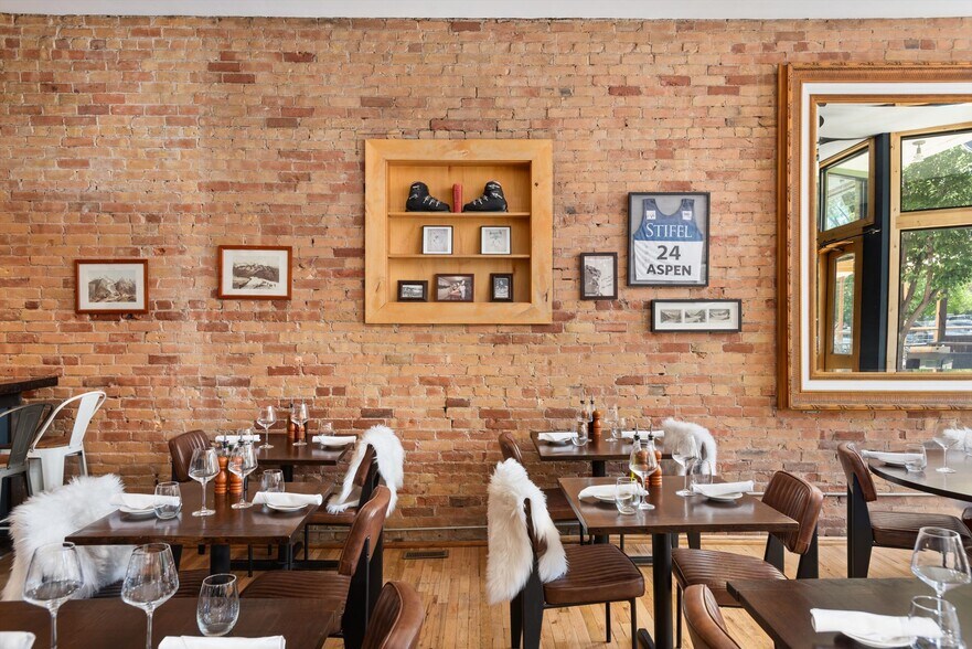 More Photos Of 335 Main St, Carbondale General Retail For Sale