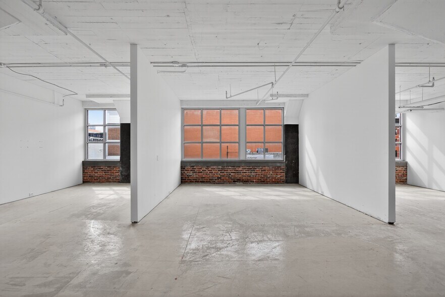 More Photos Of 111 Broadway, Nashville General Retail For Lease