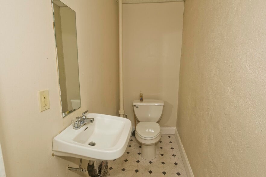 More Photos Of 62 westfield St, West Springfield Office For Sale