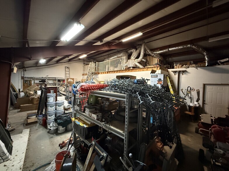 More Photos Of 5131 Industry Dr, Melbourne Research And Development For Lease