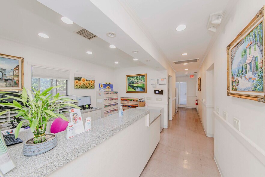 More Photos Of 1629 Crenshaw Blvd, Torrance Office Residential For Sale