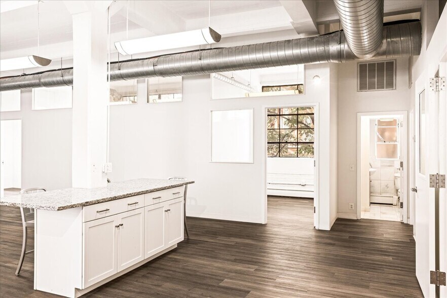 More Photos Of 109 N Orianna St, Philadelphia Office For Sale