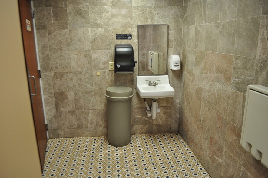 More Photos Of 7340 Fairlane Village Mall, Pottsville Freestanding For Sale