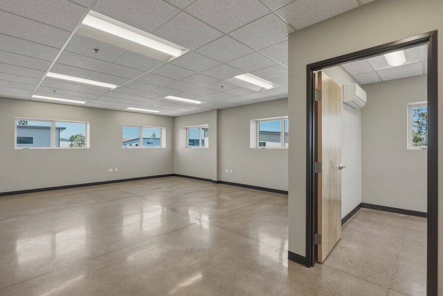 More Photos Of 20723 Brinson Blvd, Bend Light Manufacturing For Lease