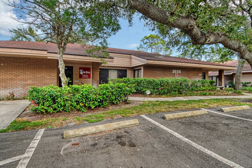 More Photos Of 3639-3711 Cortez Rd W, Bradenton Office For Lease