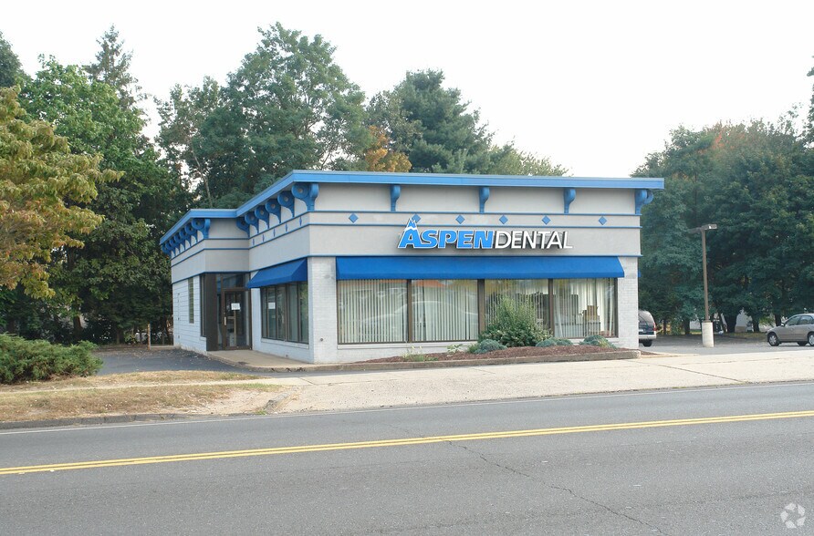 More Photos Of 1128 Farmington Ave, Bristol Storefront Retail Office For Sale