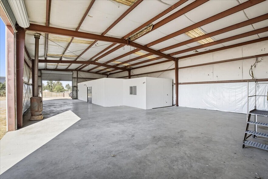 More Photos Of 485 S 8th St, Shandon Industrial For Sale