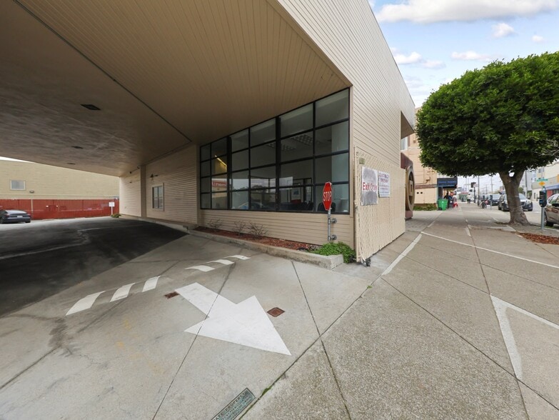 More Photos Of 317-319 6th Ave, San Francisco Bank For Sale