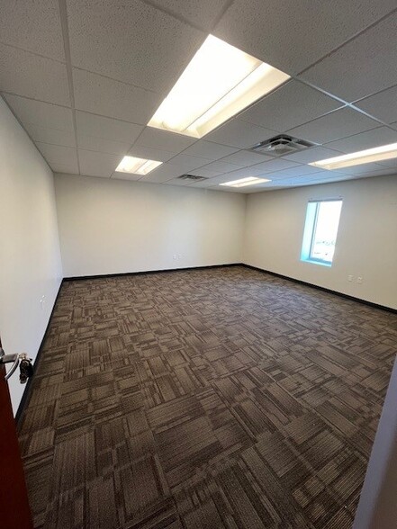 Primary Photo Of 1035 Coffman St, Longmont Office For Lease