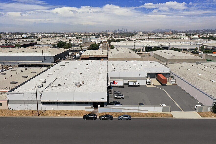 More Photos Of 2901 Tanager Ave, Commerce Warehouse For Lease
