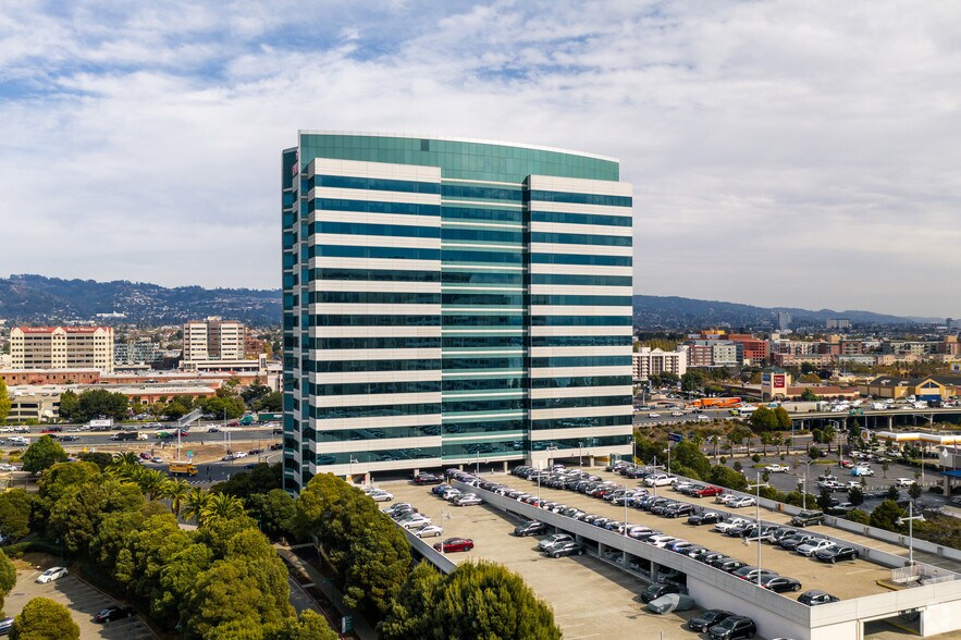 More Photos Of 2100 Powell St, Emeryville Office For Lease