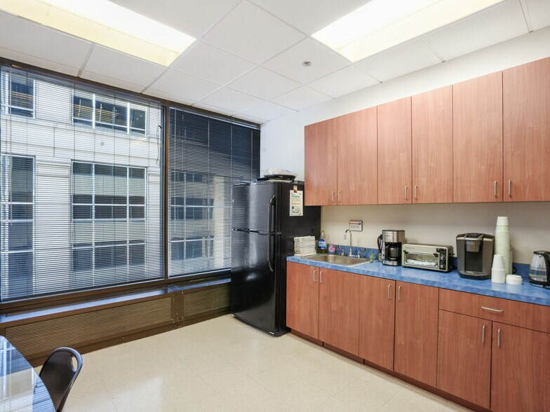 More Photos Of , Chicago Office For Sale