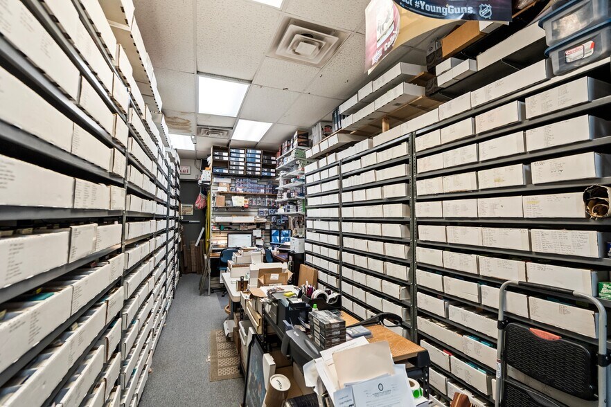 More Photos Of 9 Atlantic Ave, Lynbrook General Retail For Lease