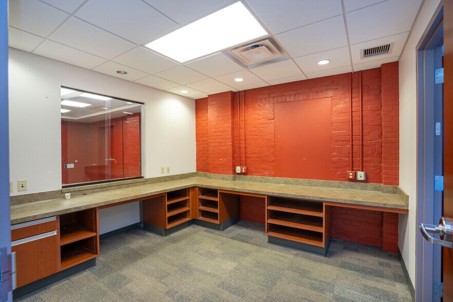 More Photos Of 100-256 Match Factory Pl, Bellefonte Medical For Lease