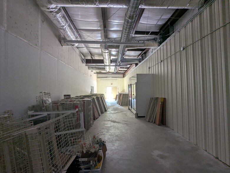 More Photos Of 9343 2nd St, Batson Freestanding For Lease