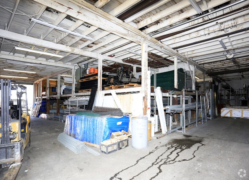 More Photos Of 2883 Miles Ave, Bronx Warehouse For Lease