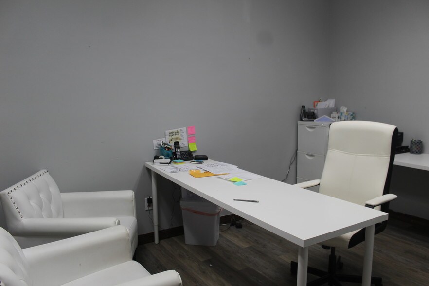 More Photos Of 1515 Mount Hope Ave, Pottsville Office For Lease