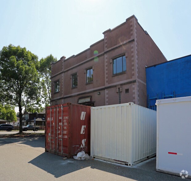More Photos Of 1496-1498 Rupert St, North Vancouver District Warehouse For Sale