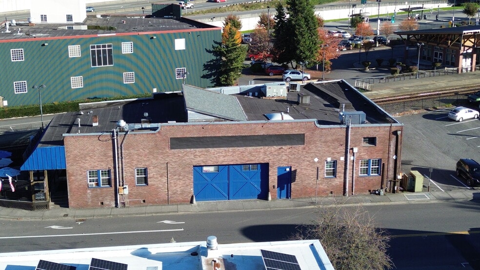 Primary Photo Of 404 S 3rd St, Mount Vernon General Retail For Sale