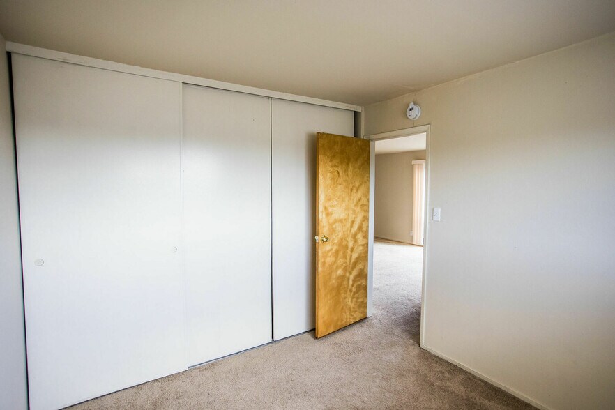 More Photos Of 3525 Dimond Ave, Oakland Apartments For Sale