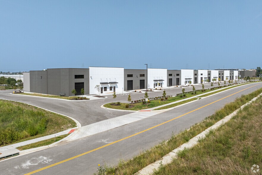 More Photos Of 600 Maguire Boulevard, Lee's Summit Industrial For Lease