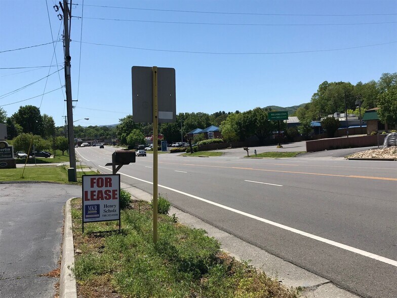 3646 Brambleton Ave, Roanoke, VA 24018 Retail For Lease